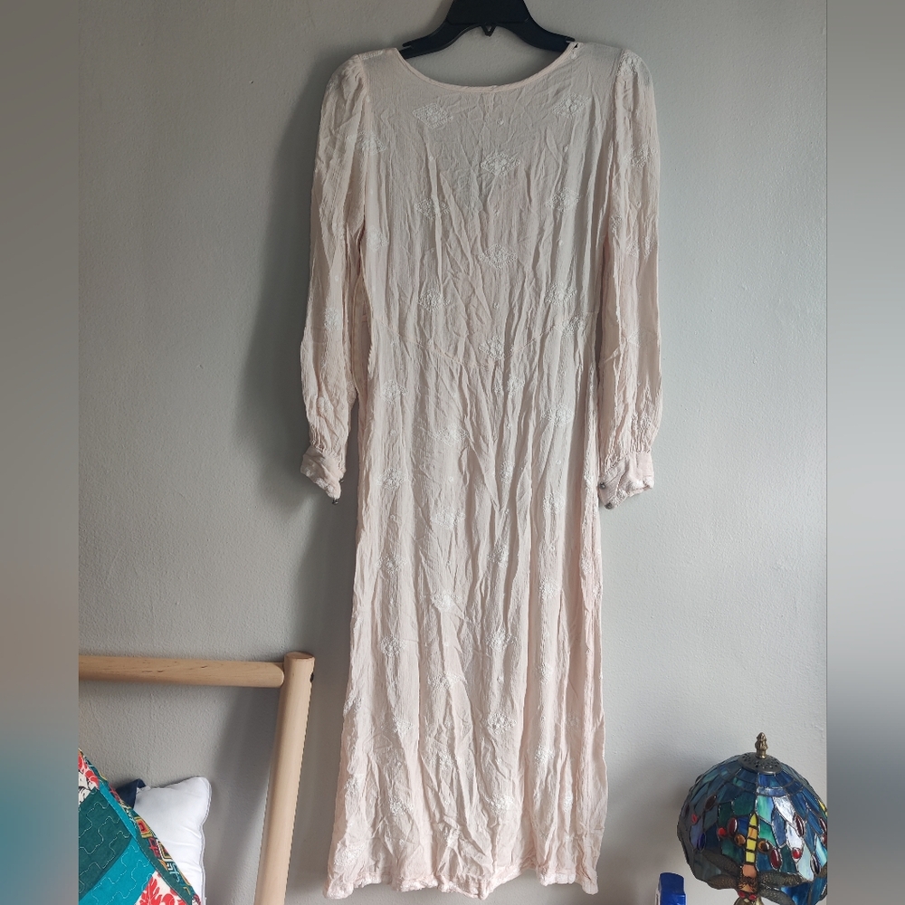 Free People Pink Long Sleeve slit front Boho Embroidered dress - Picture 3 of 8